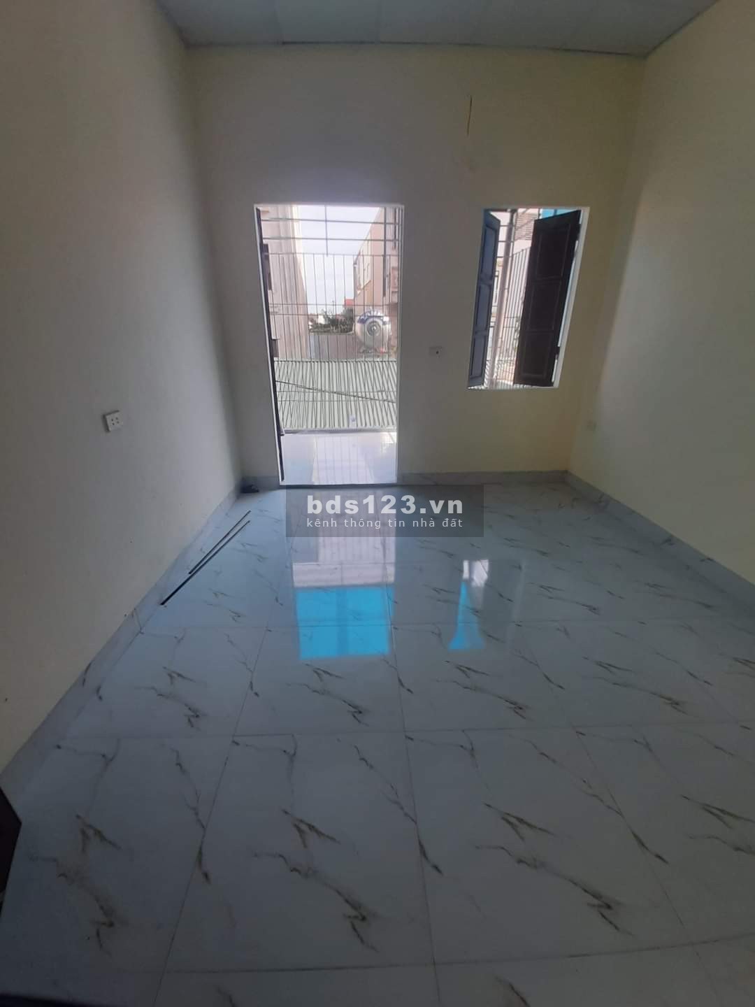 Bán đất tặng nhà 2 tầng 52m2 Di Trạch Hoài Đức - Hà Nội, giá 2.7 tỷ