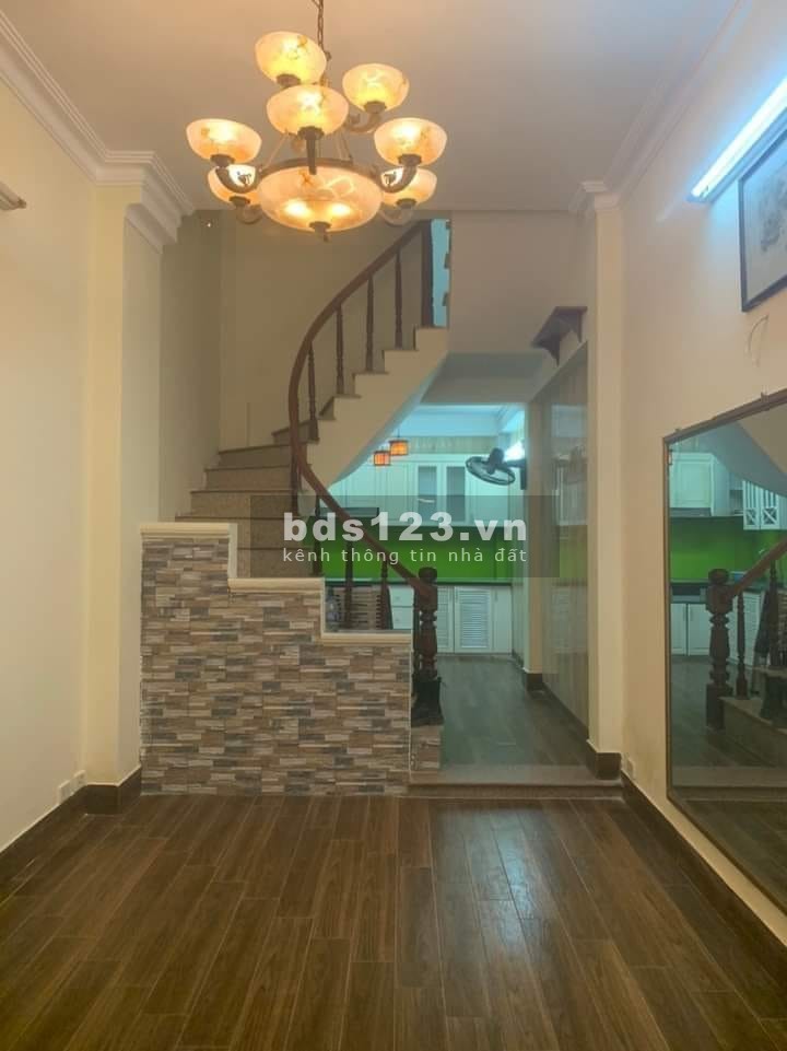 Bán nhà Nguyễn Đức Cảnh Hoàng Mai 27m2 x 3 tầng, MT 3m, chỉ 3.1 tỷ. LH em Lan 0975258510
