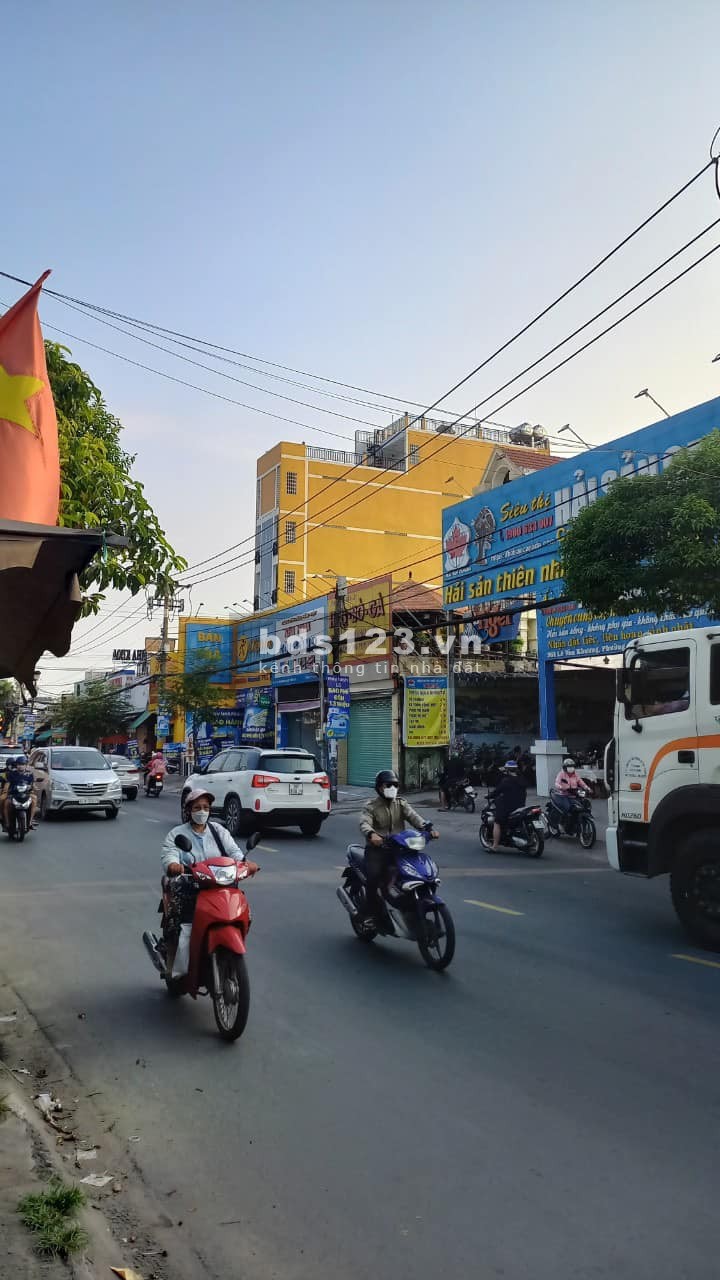 BÁN ĐẤT ( TẶNG NHÀ) MẶT TIỀN SẦM ỨC, LÊ VĂN KHƯƠNG, NƠI LÝ TƯỞNG ĐỂ XÂY TRUNG TÂM THƯƠNG MẠI 10 TẦNG