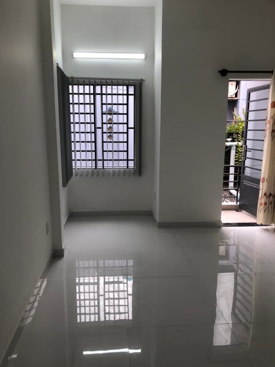Nhà hẻm 489 Huỳnh Văn Bánh, DTSD 67,3m² x 4 tầng, giá nhỉnh 6,8 tỷ đồng TL