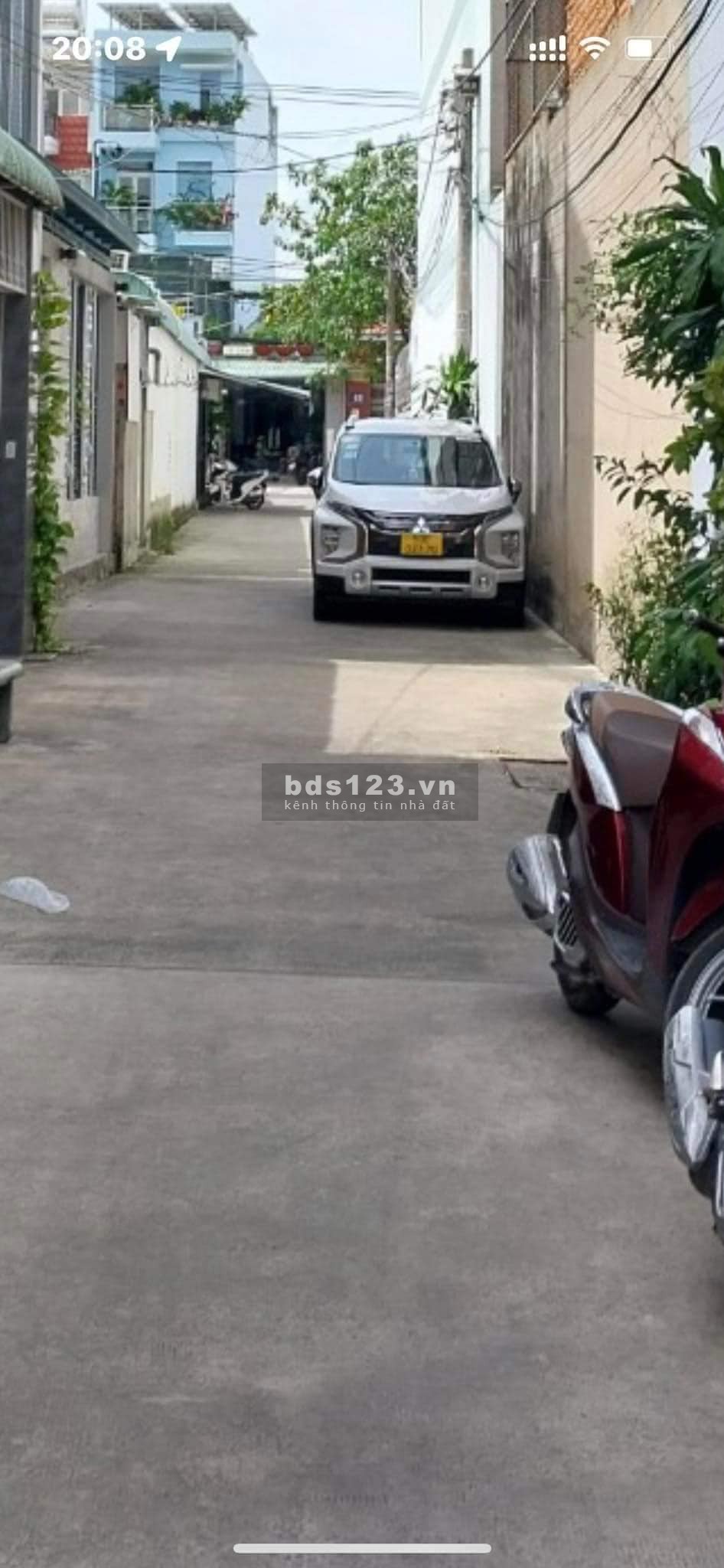 Bán nhà đường 6m, xe hơi tránh nhà đẹp sát mặt tiền có sẵn nội thất giá trị