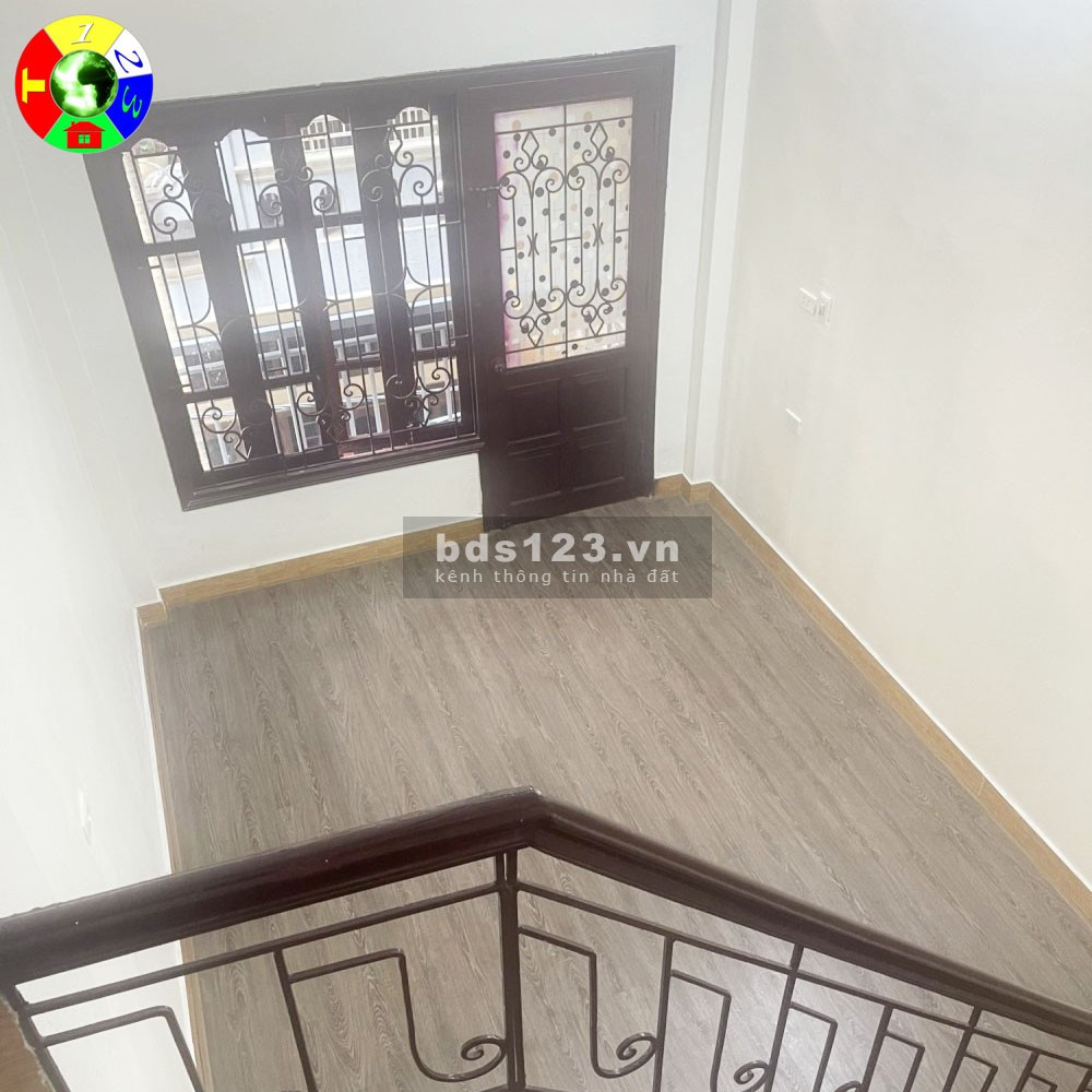 Bán nhà đường Tô Hiệu dt 23m2, mt 3.3m trung tâm ô ô sổ đỏ nét nhỉnh 2 tỷ, thương lượng