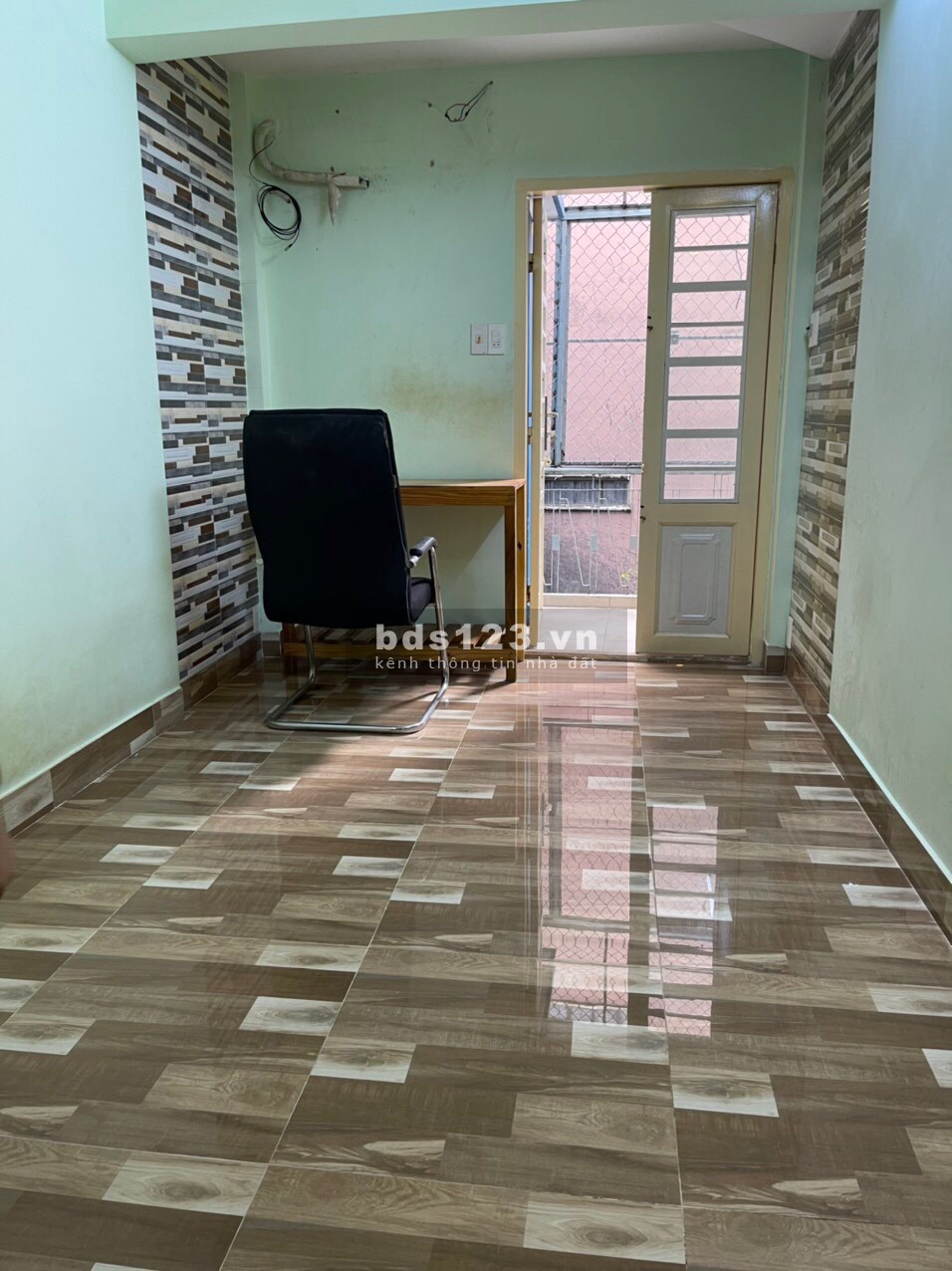 Bán nhà H3m Cô Giang, phường Cầu Ông Lãnh, Quận 1 DTSD 3mx5,5m. T+3L đúc giá 2,6 tỷ