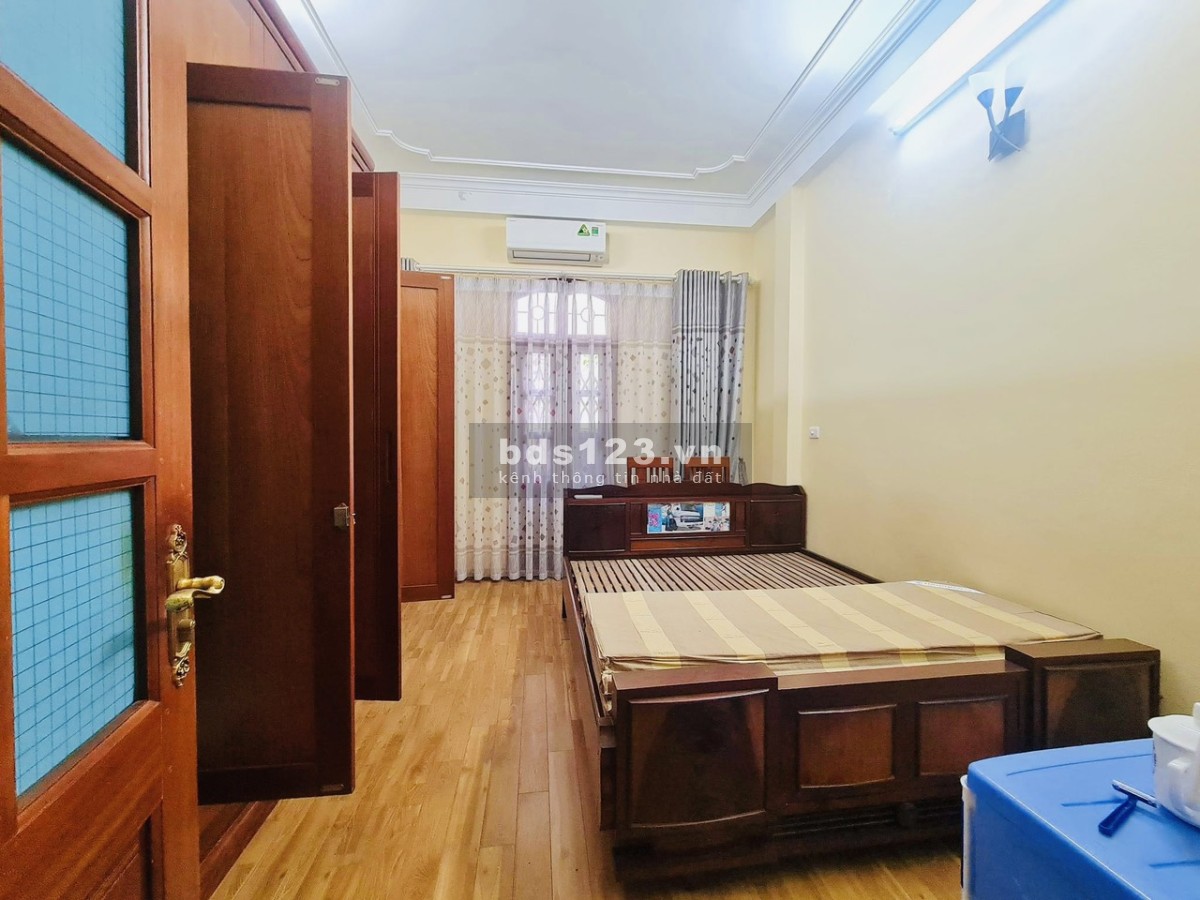 Gần Vincom Nguyễn Chí Thanh 10m ra mặt ngõ nhà đẹp vào ở ngay trung tâm