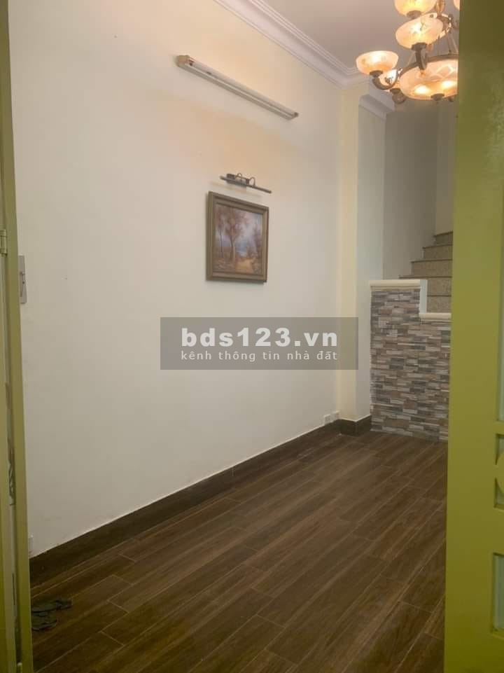 Bán nhà Nguyễn Đức Cảnh Hoàng Mai 27m2 x 3 tầng, MT 3m, chỉ 3.1 tỷ. LH em Lan 0975258510