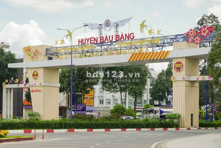 Đất 100m2 full thổ cư, ngay trung tâm hành chính, khu công nghiệp Bàu Bàng, sổ hồng riêng