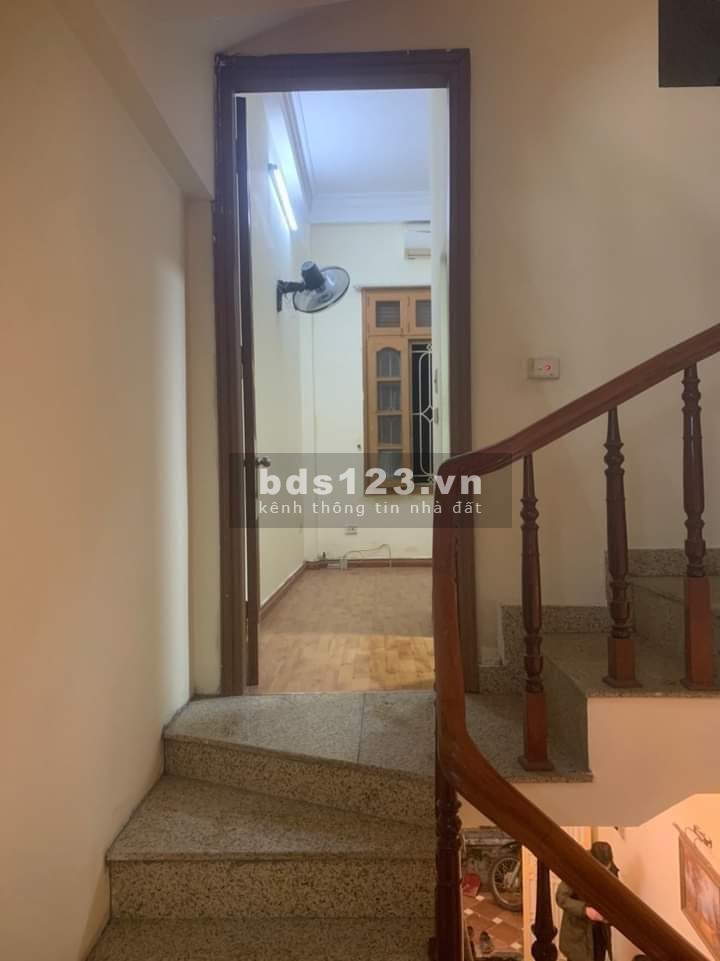 Bán nhà Nguyễn Đức Cảnh Hoàng Mai 27m2 x 3 tầng, MT 3m, chỉ 3.1 tỷ. LH em Lan 0975258510