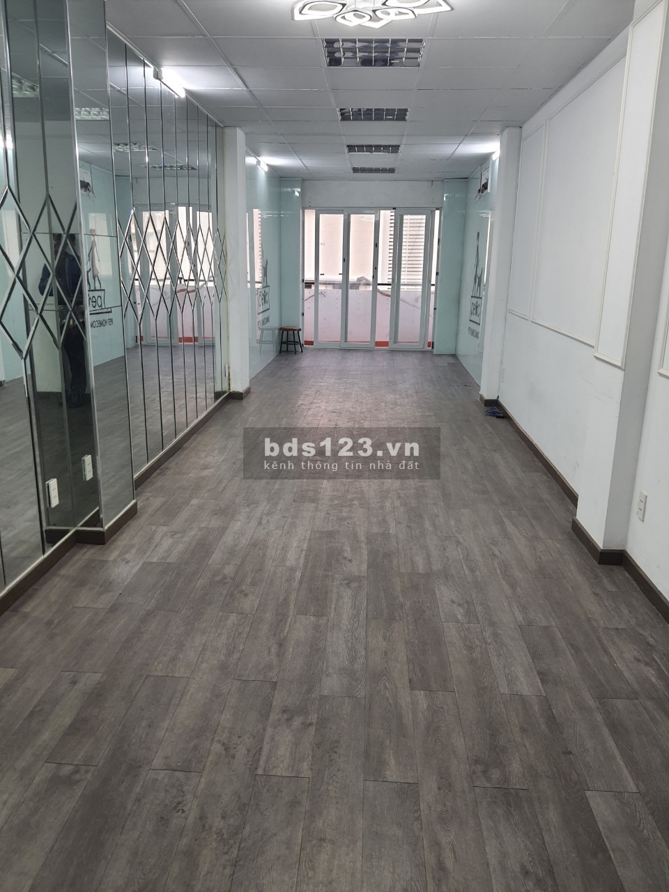 Cho thuê văn phòng nhỏ giá rẻ phù hợp Start-up ngay trung tâm quận 1, tiện ích đầy đủ