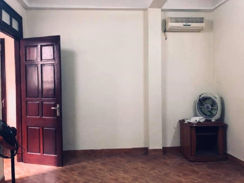 Bán nhà Nguyễn Văn Cừ, Long Biên, Hà Nội, DT 70m² x 4 tầng giá chỉ 5 tỷ đồng