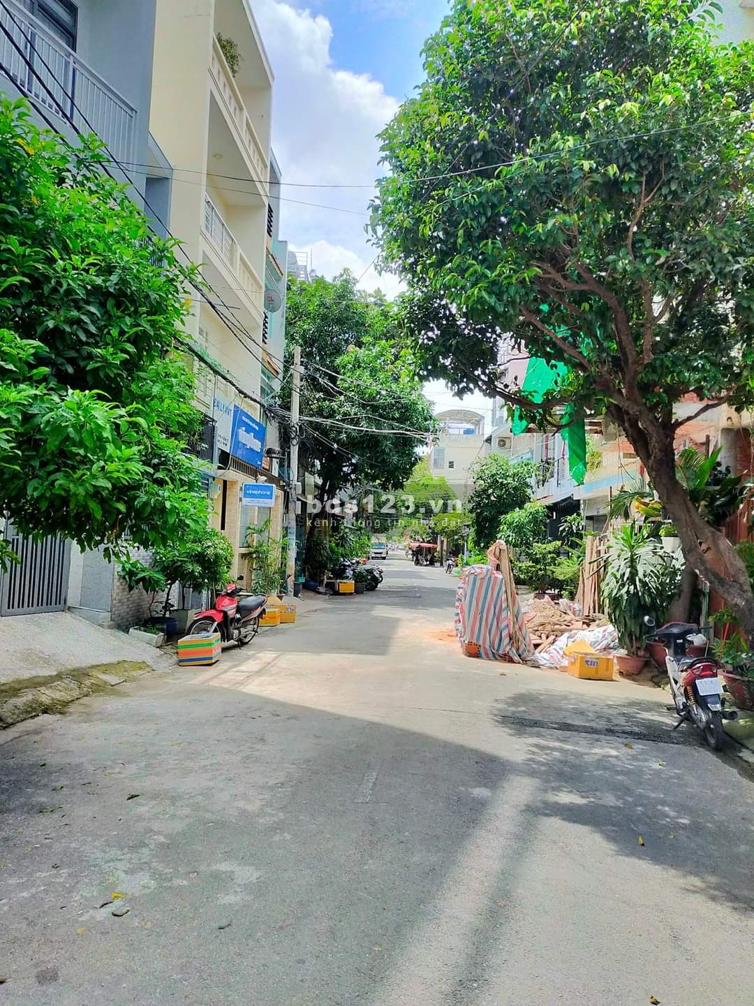 Bán nhà nguyên căn đường nội bộ Quận Tân Phú, dtsd 4.2mx12m, giá nhích 5 tỷ