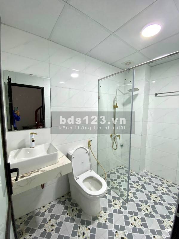 Bán nhà đẹp Ngọc Thuỵ 10m ra ô tô tránh, diện tích 83m2 giá bán 5 tỷ