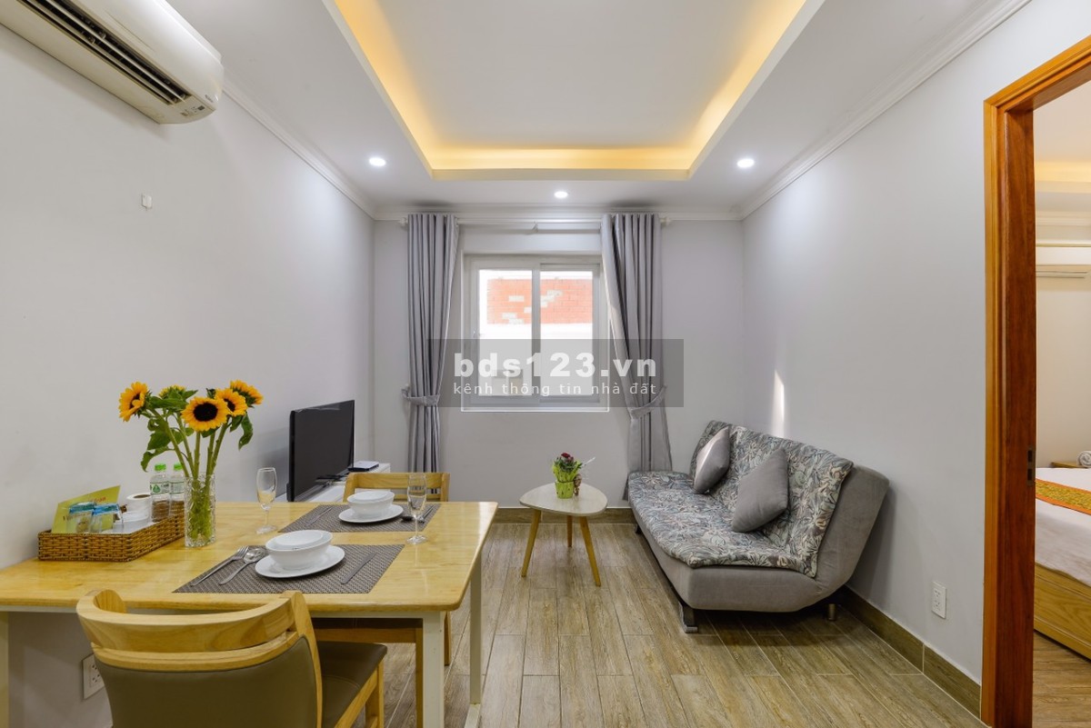 Cho thuê căn hộ 1 phòng ngủ, quận 7. có đầy đủ nội thất và free các phí, free dọn phòng, giặt ủi