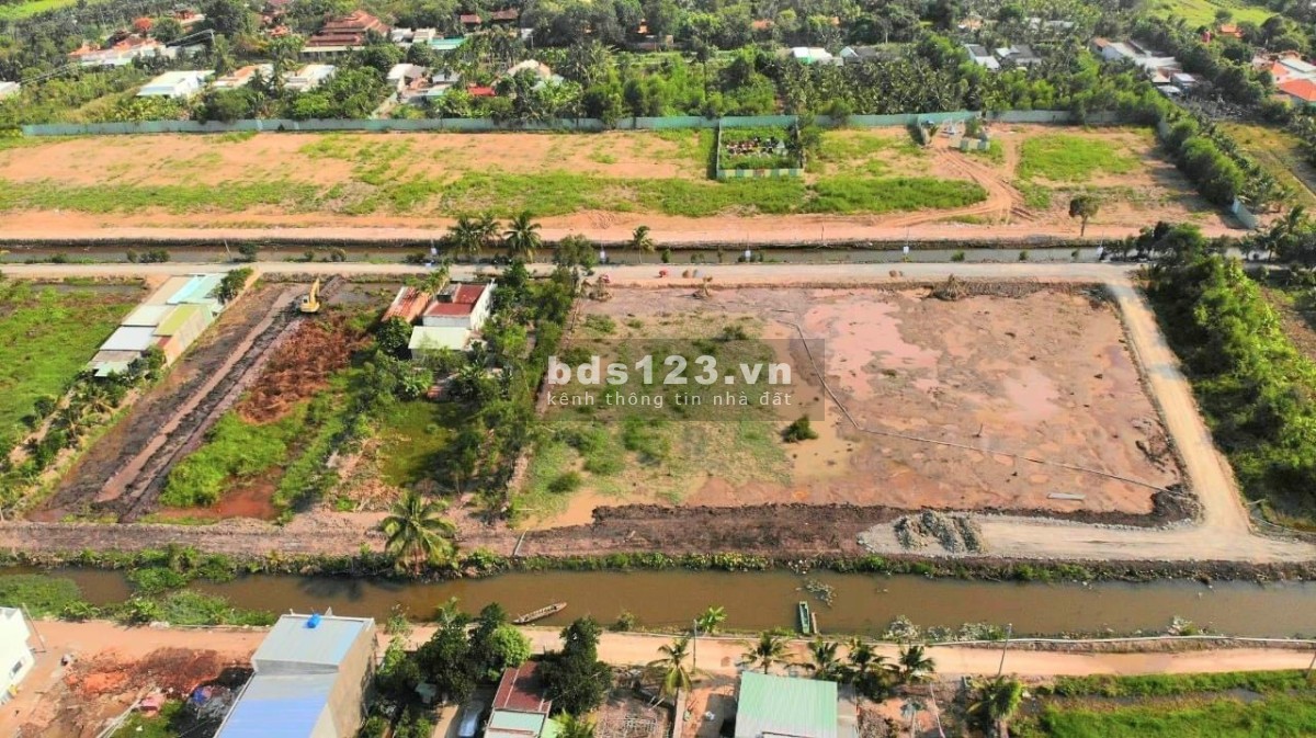 Bán đất nền SHR View kênh đối diện Đại Học Tân Tạo gần 2 Cụm KCN lớn