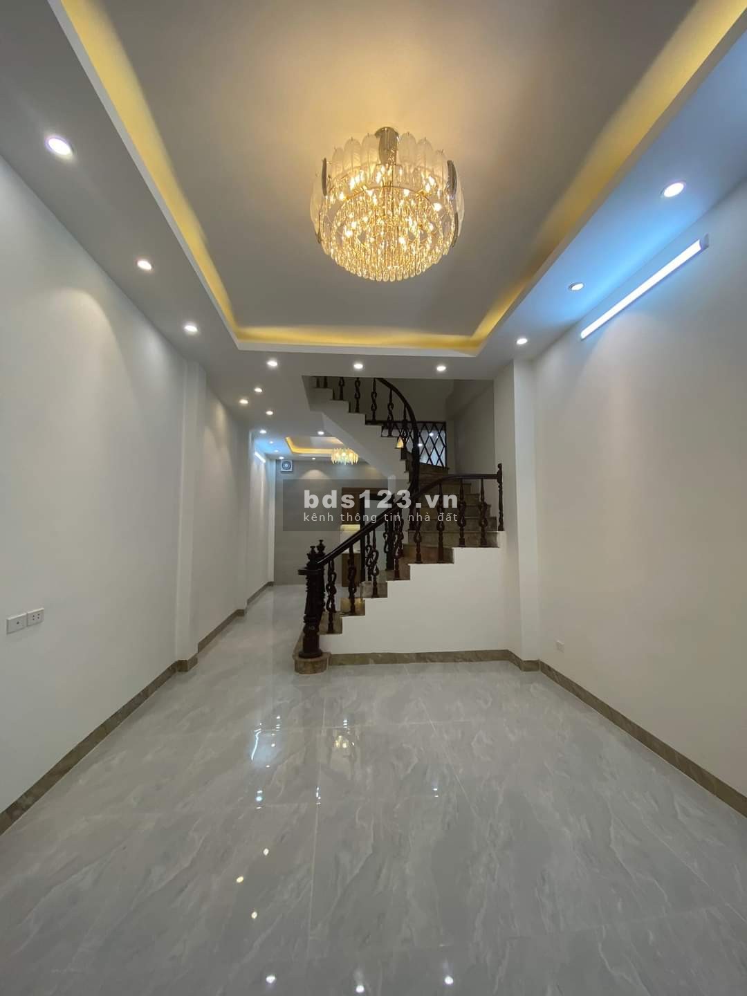 Bán nhà HAI BÀ TRƯNG phân lô ô tô kinh doanh: 55m, 5 tầng,mMT mt 4.5, giá nhỉnh 8 tỷ.