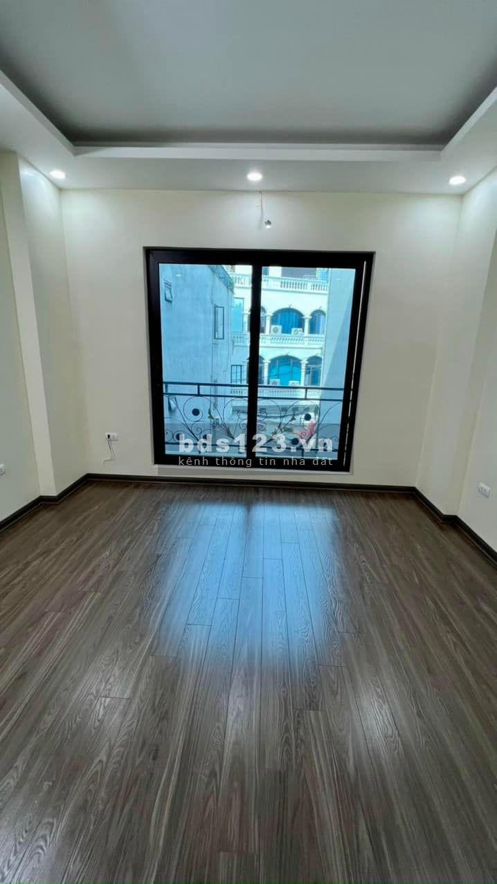 Bán nhà mới Hồ Tùng Mậu, gần ô tô dtsd 50m2, đúc 5 tầng, giá 5.7 tỷ khu an ninh