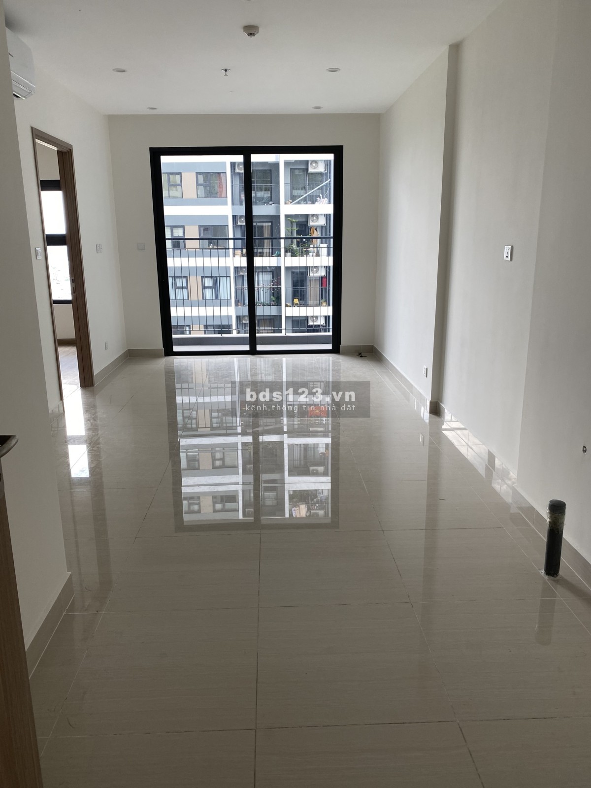 Bán chung cư Vinhome Smart City tòa S4 căn 2n, 2vs view nội khu giá rẻ