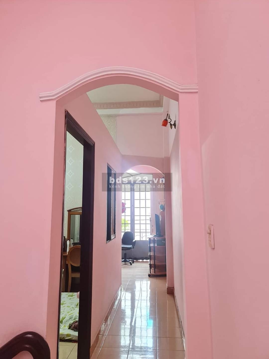 Bán nhà 3 tầng bê tông Quận Tân Bình đường Đồng Đen, hẻm xe hơi dt 64m2, nhích 9 tỷ
