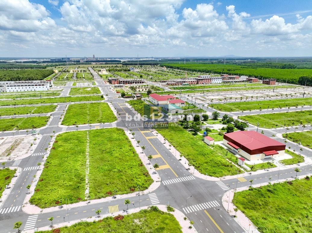Liền kề Quốc Lộ 13 khu đô thị Lai Uyên hỗ trợ vay ngân hàng 70% giá tốt