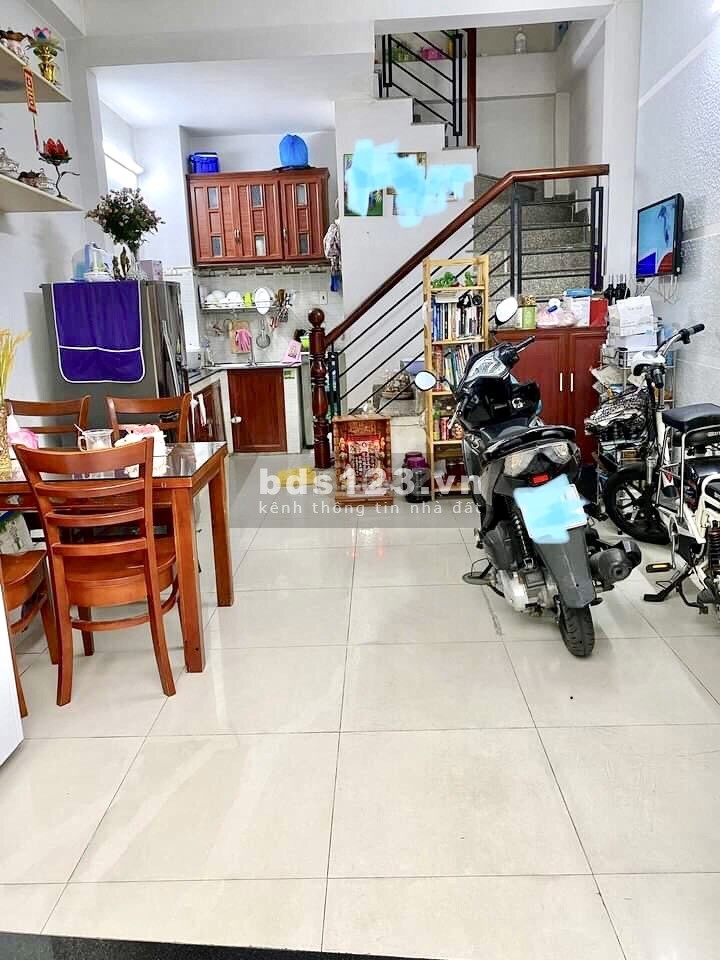 Cần bán nhà Lạc Long Quân Tân Bình, diện tích 28M2, nhà mới 4 tầng, giá đẹp 4,2 tỷ