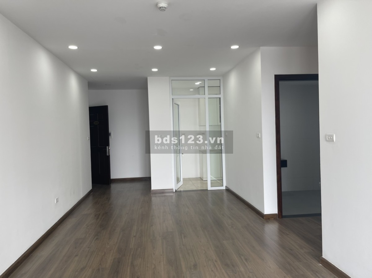 Bán gấp căn hộ chung cư A10 Nam Trung yên dt 102m2, 2 pn, 2 wc giá ưu đãi, lh 0886936562