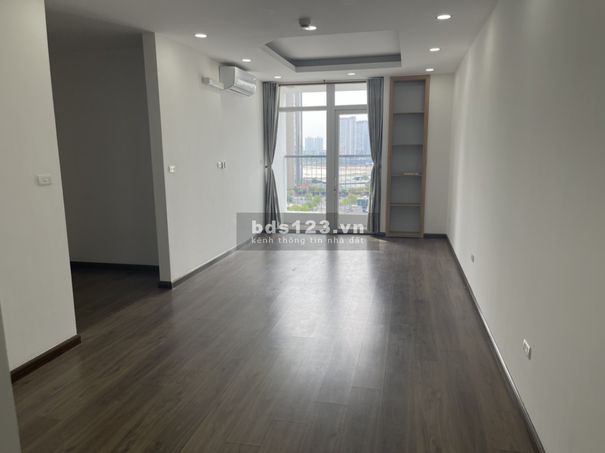 Bán gấp căn hộ chung cư A10 Nam Trung yên dt 102m2, 2 pn, 2 wc giá ưu đãi, lh 0886936562