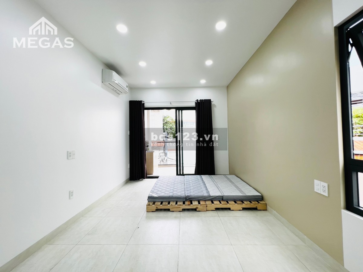 Cho thuê căn hộ dịch vụ ngay cầu Nguyễn Văn Cừ, khu dân cư đông, yên tĩnh