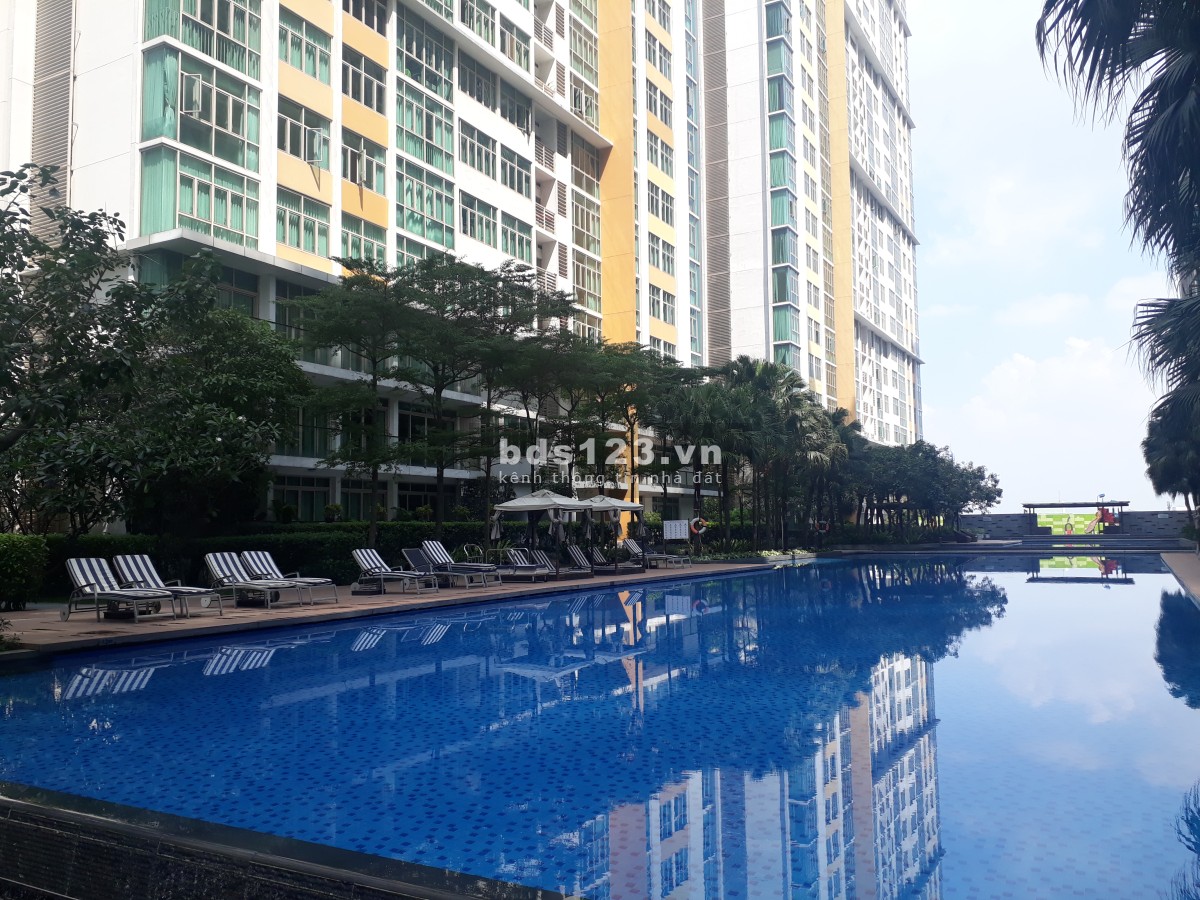 Cho thuê 3 PN + 3 WC 150 m2 Căn hộ The Vista An Phú Quận 2 view nhìn ra hồ bơi và Xa lộ Hà Nội