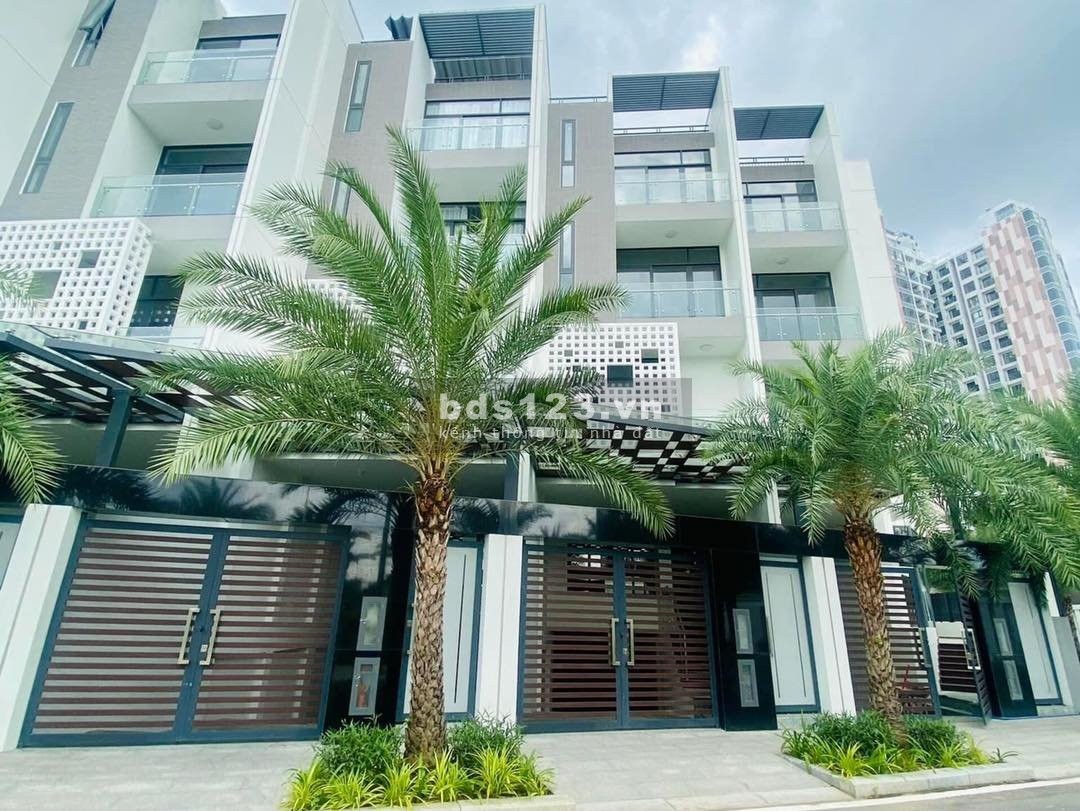 Bán nhà mới xây mới 1 trệt, 3 lầu ST, có gara ô tô, thang máy hồ bơi Nguyễn Thị Định Q. 2