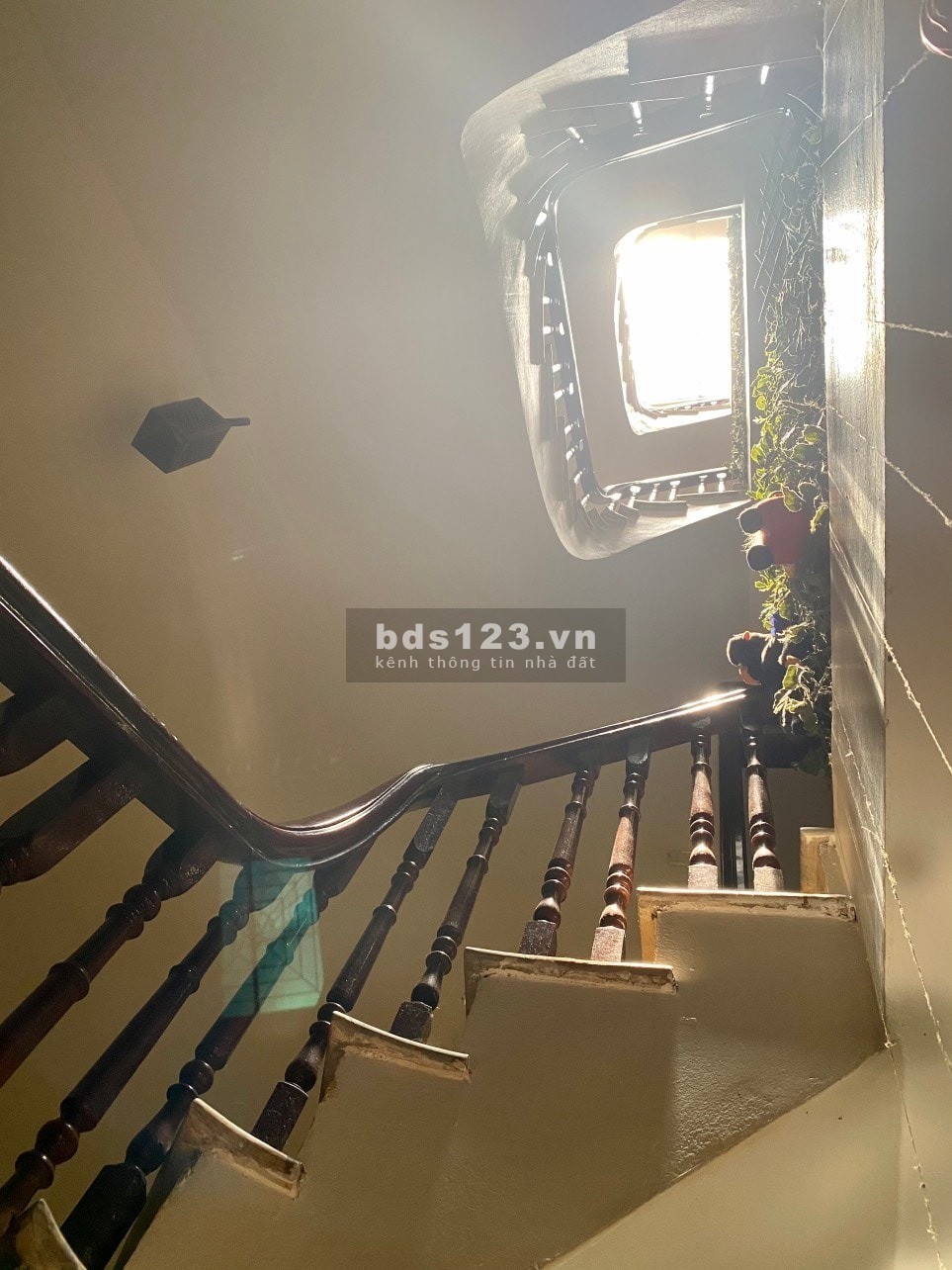 Siêu đẹp Nguyễn Văn Trỗi ô tô đậu thoáng trước sau diện tích 52m2 giá 6.2 Tỷ