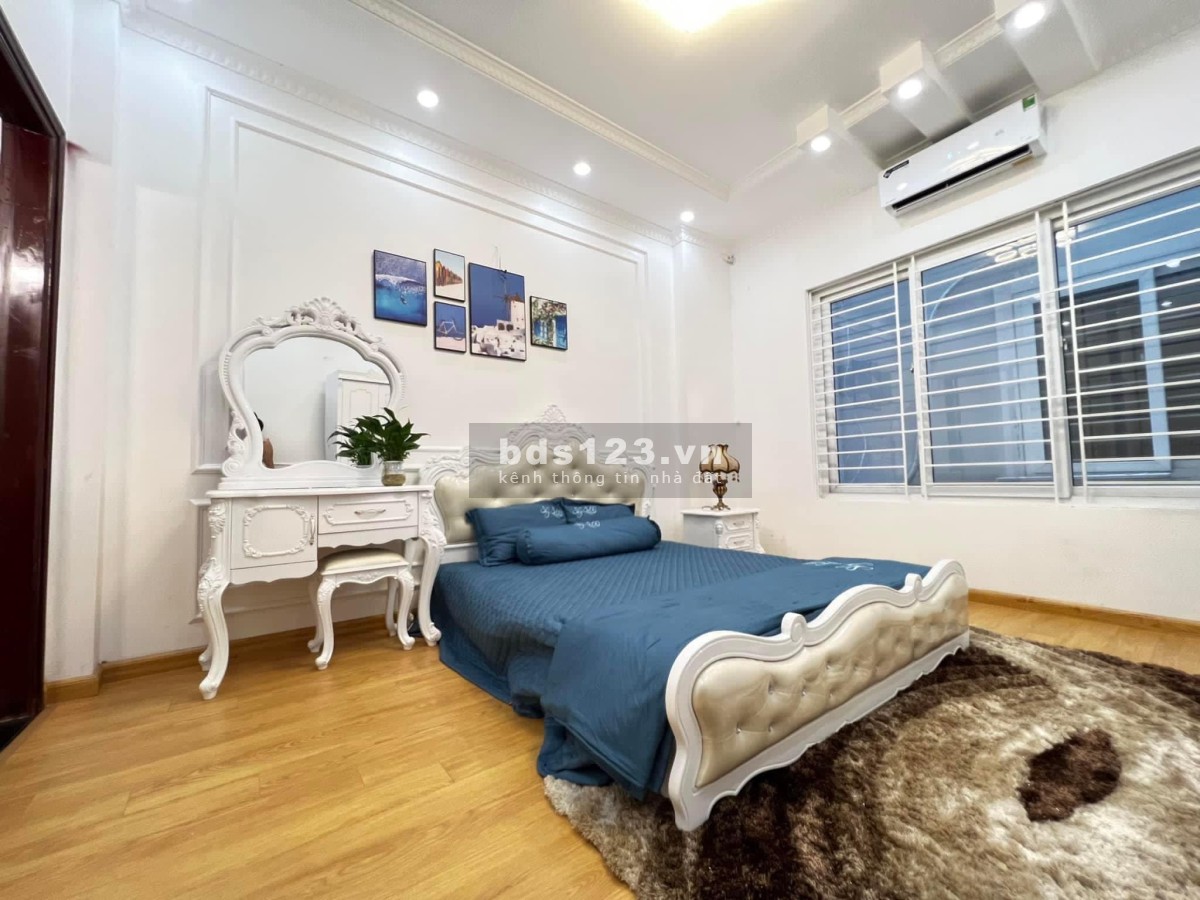 Bán nhà 5 tầng ngõ ô tô phố Trường Chinh, full nội thất giá bán 3.8 tỷ khu dân cư đông