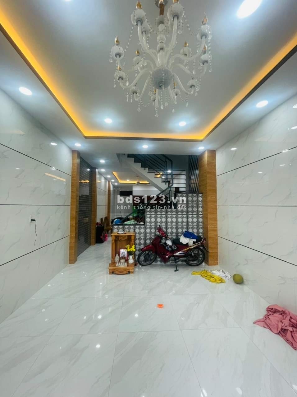 Bán nhà 4 tầng thiết kế đẹp mới Quận Tân Phú, đường Lê Văn Phan, dt 4.2x17m giá nhích 9 tỷ