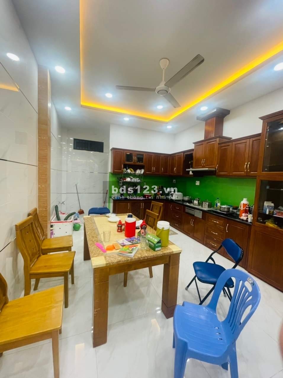 Bán nhà 4 tầng thiết kế đẹp mới Quận Tân Phú, đường Lê Văn Phan, dt 4.2x17m giá nhích 9 tỷ