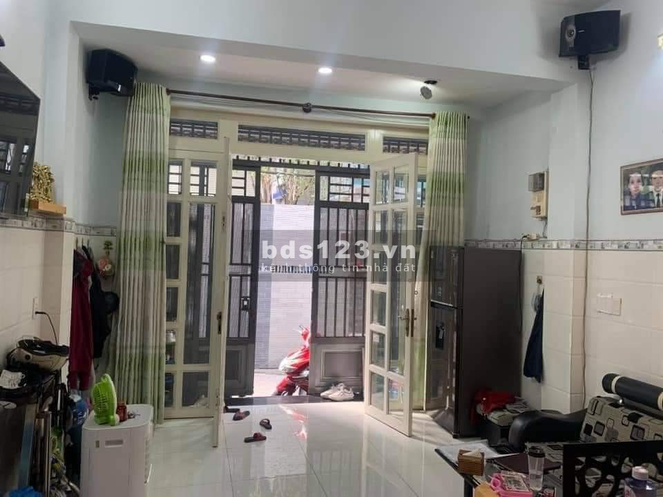 Bán nhà đẹp 4 tầng ngay chợ Tân Hương Quận Tân Phú, 4x17m, NHÍCH 4 TỶ