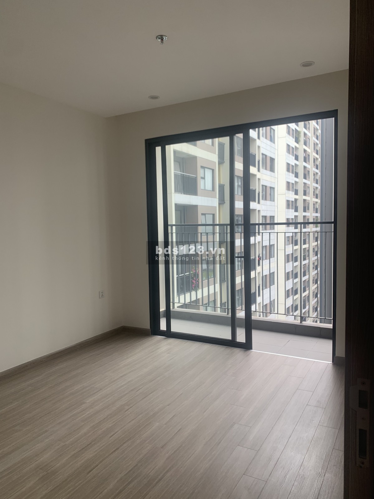 Bán căn 2N2WC 70m cuối cùng của tòa S1.02 Vinhomes Ocean Park, tặng smart home, ký mới CĐT
