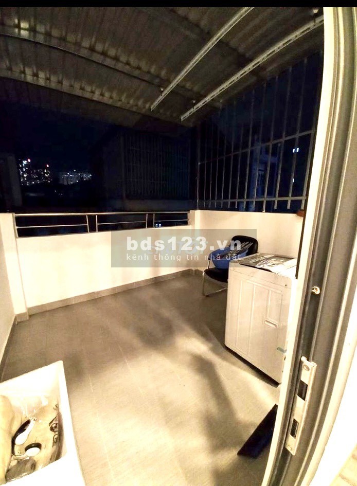 Bán nhà 2 lầu hẻm 122 Tôn Đản Quận 4 hẻm thông xe hơi 4m lh 0937423033