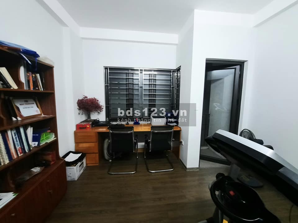Bán nhà Hồ Tùng Mậu Cầu Diễn gần phố diện tích 31m2, 4 tầng đúc giá bán chỉ 2.75 tỷ