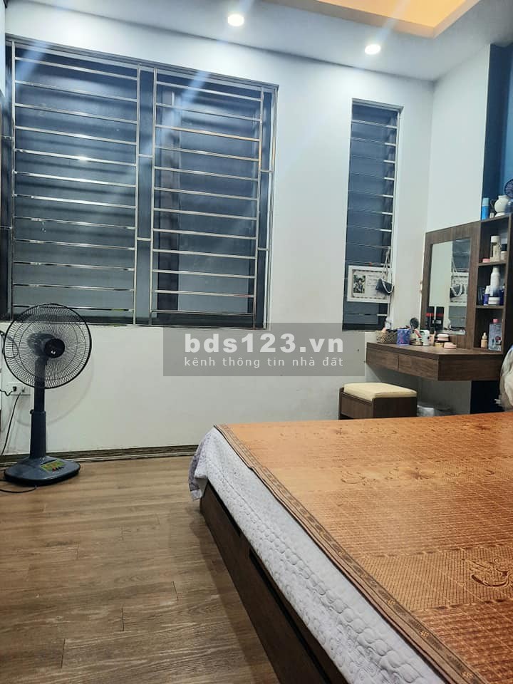 Bán nhà Hồ Tùng Mậu Cầu Diễn gần phố diện tích 31m2, 4 tầng đúc giá bán chỉ 2.75 tỷ