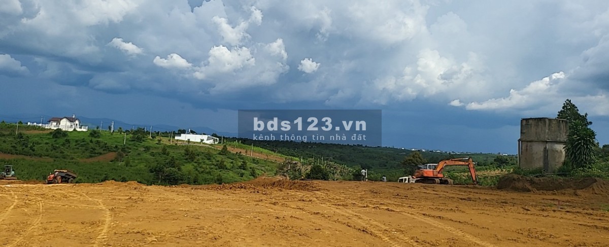 Đất nền mặt tiền đường lớn (15m), FULL thổ cư, view đẹp, gần Tp. Bảo Lộc, 590Tr/240m2.