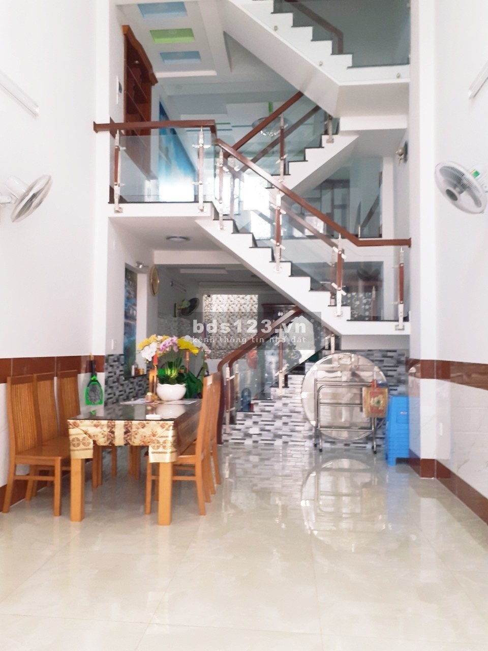 Chính chủ bán nhà, HXH, 4 tầng, giá 5,25 tỷ. QL1A, Thạnh Lộc, Quận 12.