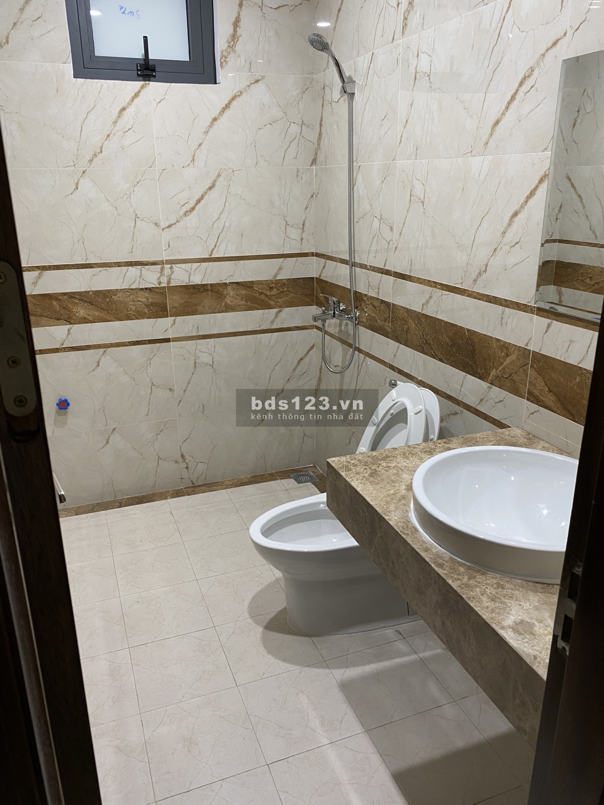 Cho thuê liền kề VOV Mễ Trì cạnh Vinhome GreenBay rẻ giá 25 triệu/tháng, khu sầm uất