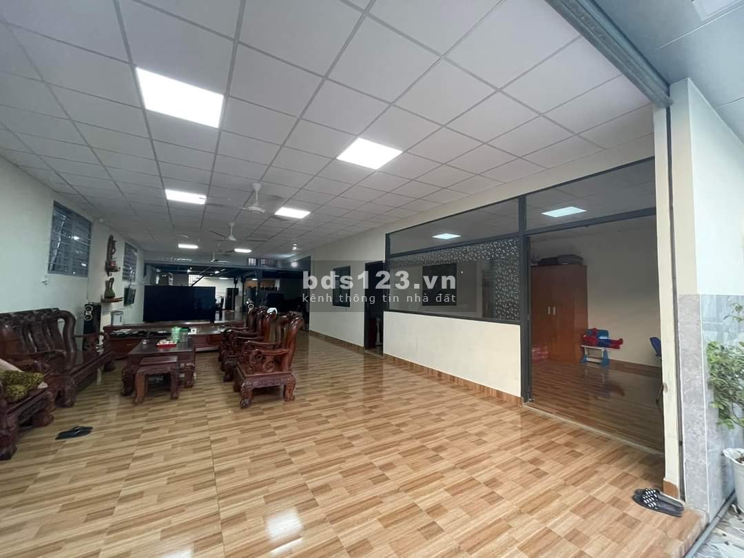 Bán nhà xưởng diện tích khủng Quận Bình Tân, đường Bình Thành, hẻm xe hơi rộng, chỉ nhỉnh 12 tỷ