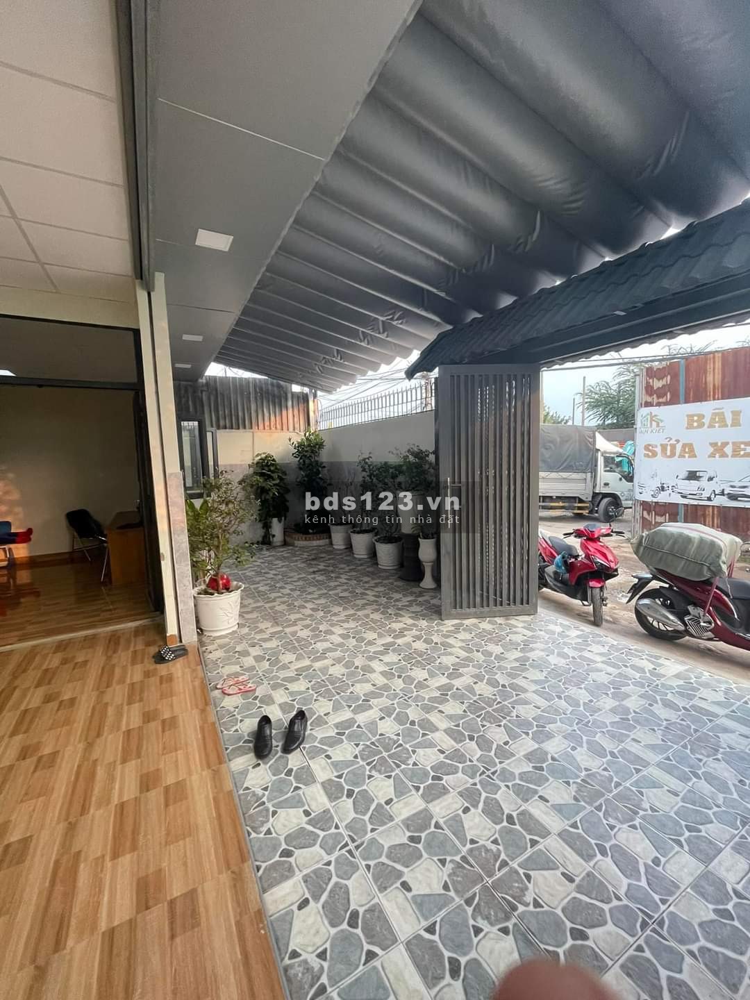 Bán nhà xưởng diện tích khủng Quận Bình Tân, đường Bình Thành, hẻm xe hơi rộng, chỉ nhỉnh 12 tỷ