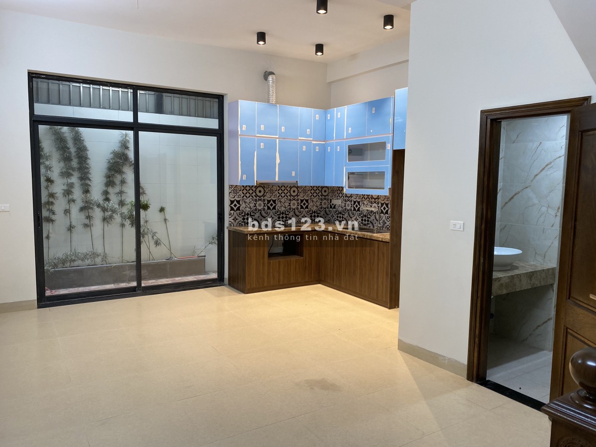 Cho thuê liền kề VOV Mễ Trì cạnh Vinhome GreenBay rẻ giá 25 triệu/tháng, khu sầm uất