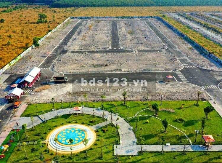 Chủ cần tiền bán rẻ lô đất dự án Mega City 2 đối diện đường 25C 100m, lh 0936184742