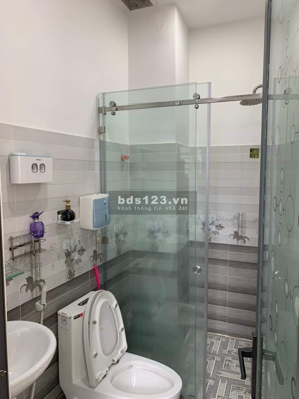 Bán nhà lớn 5 tầng đúc bê tông hẻm xe hơi Bình Tân, dt 4.5x13m giá chỉ nhỉnh 5 tỷ