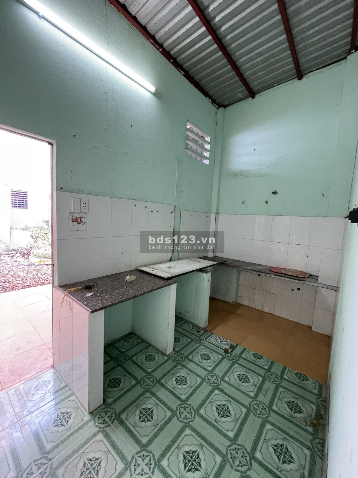 Bán đất đường Nguyễn Thị Búp dtsd 96m2, xây dựng 4 tầng khu vực sầm uất Quận 12