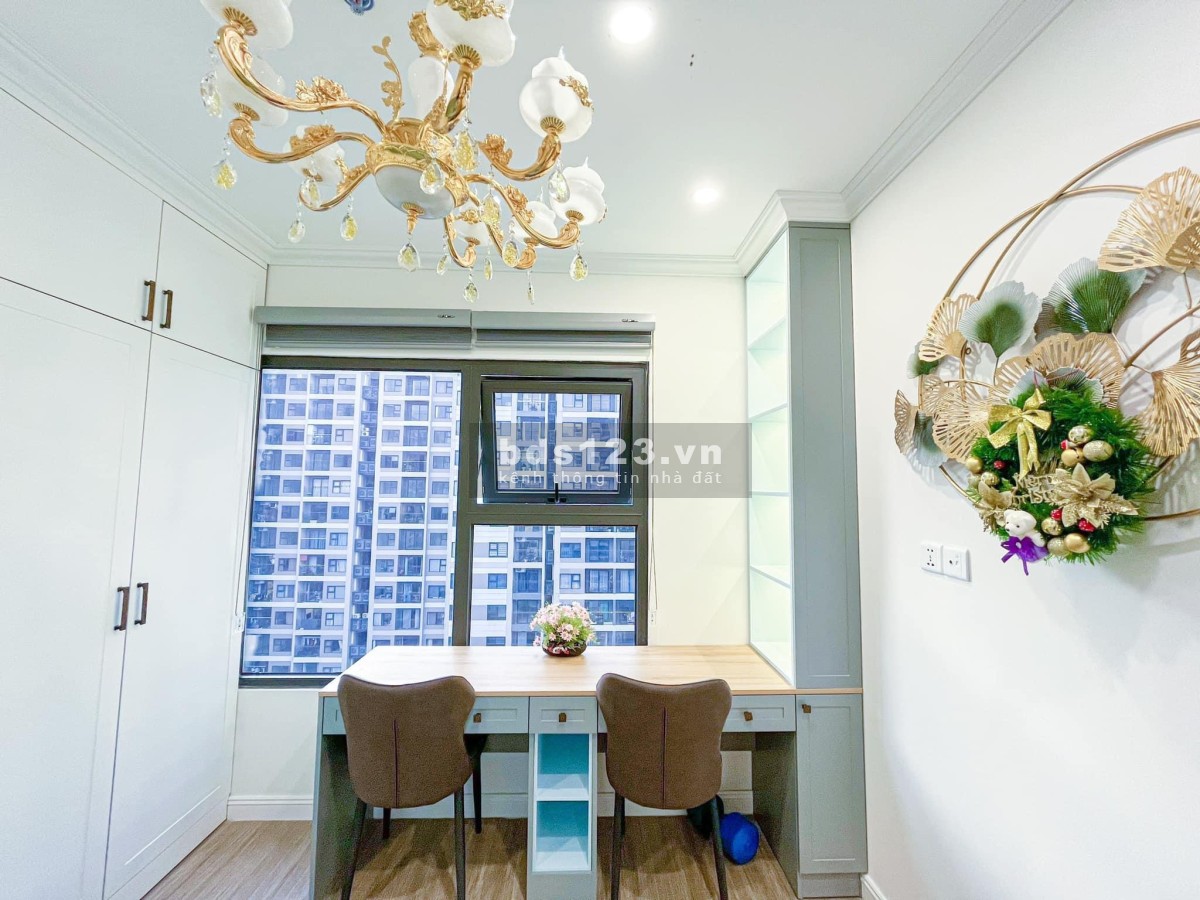 Bán căn hộ 2 pn+1 2 wc Vinhomes Ocean Park giá 1.8 tỷ tầng trung view sông San Hô