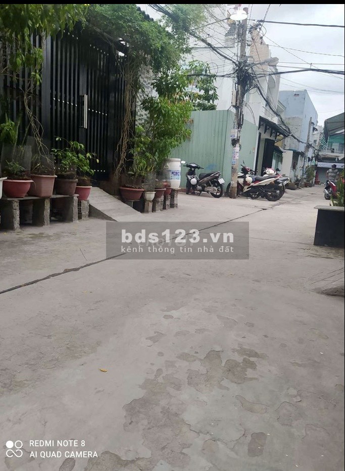 Bán nhà hẻm 109/ Bình Trị Đông Bình Tân 1 trệt 1 lầu hẻm 4m lh 0933429521