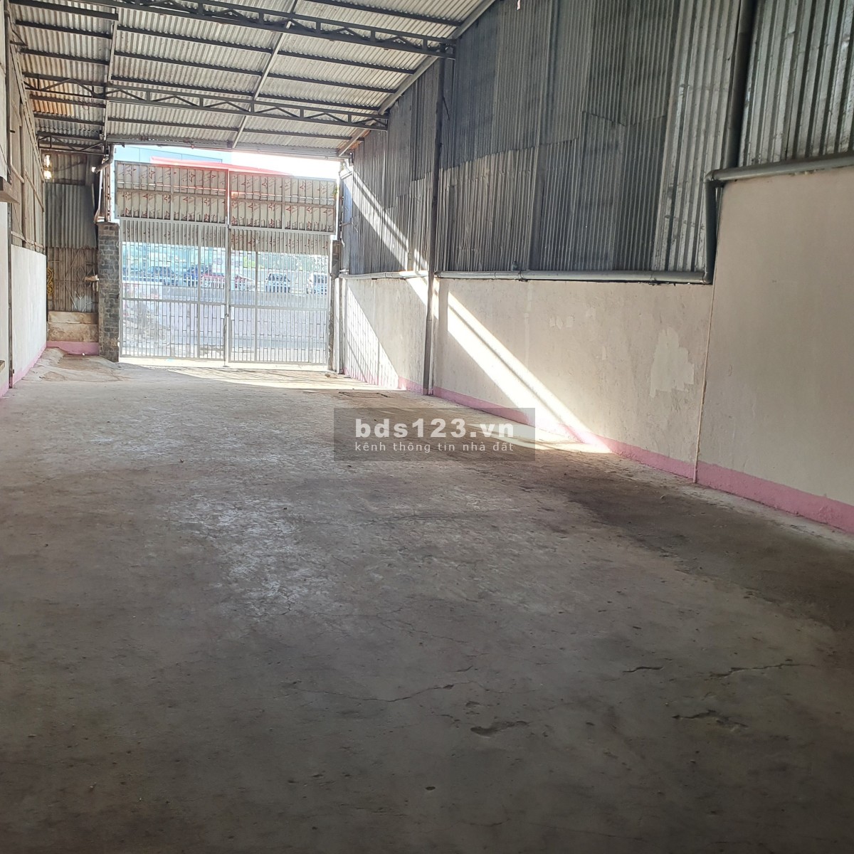 Cho thuê kho dtsd 1100m2 Nguyễn Duy Trinh, phường Trường Thạnh, Quận 9, TP.HCM