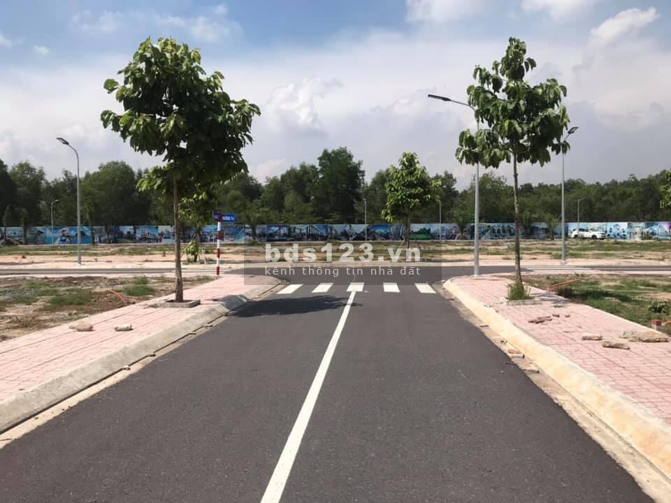 Golden Center nằm trên mặt tiền đường Phùng Hưng mở rộng, sổ hồng riêng